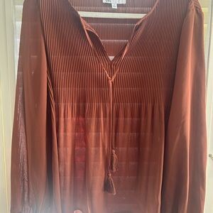 DR2 Rust Ribbed V-Neck Blouse
